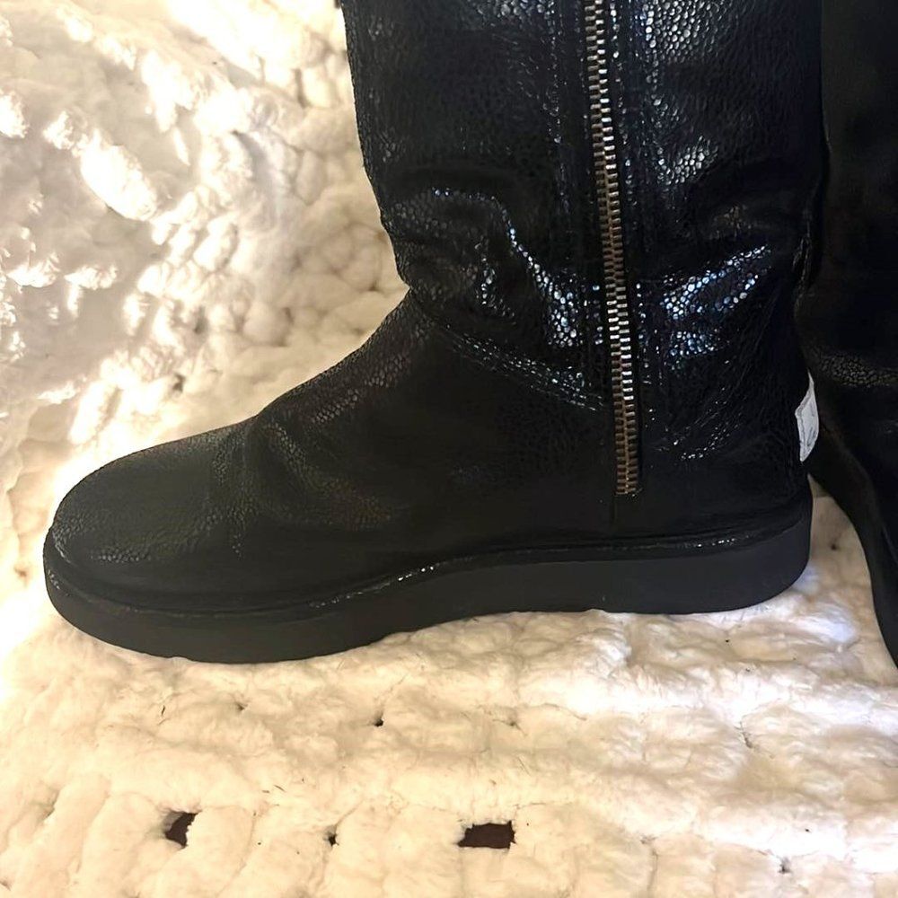 UGG Collection - Mid - Black Leather Snake Skin - EUC - Size 7 - Picture 5 of 12